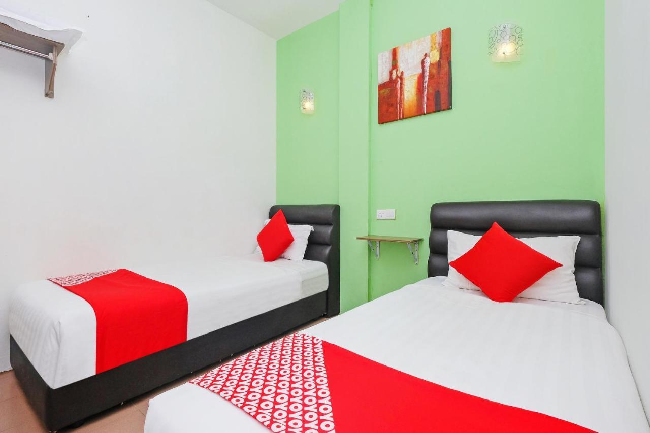 Oyo 850 Gold Star Hotel Chukai Exteriér fotografie