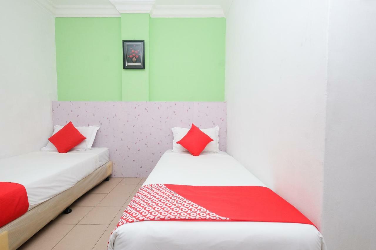 Oyo 850 Gold Star Hotel Chukai Exteriér fotografie