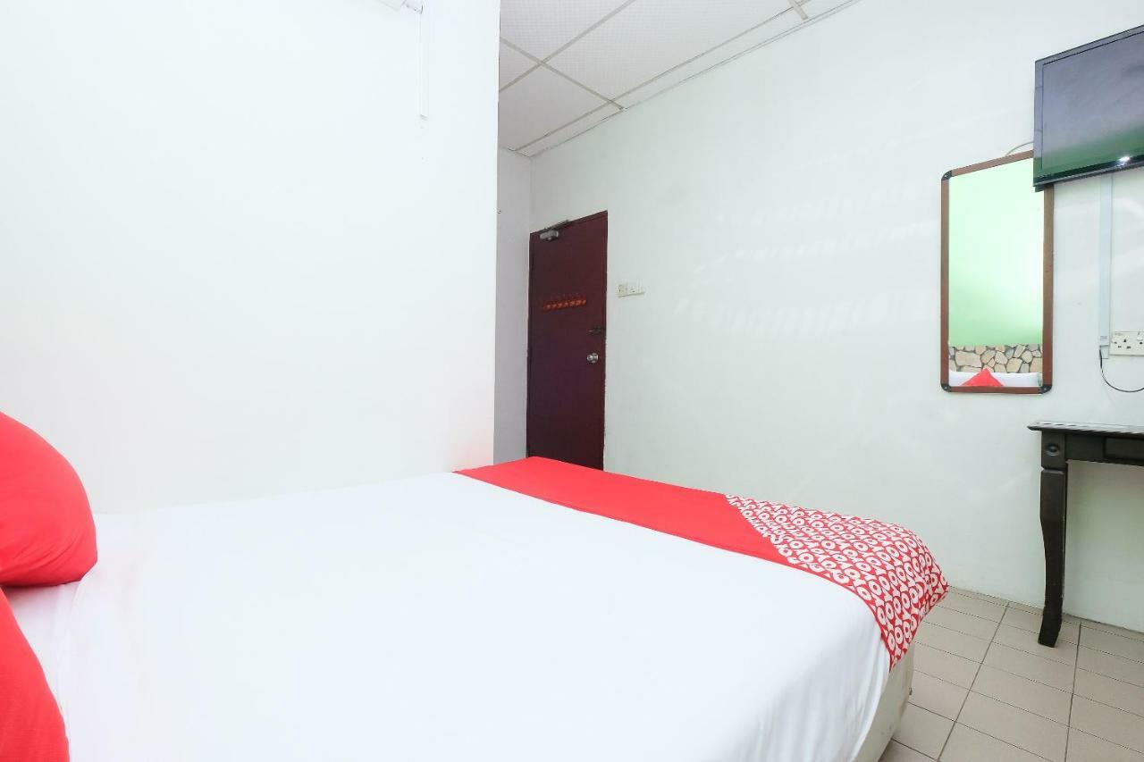 Oyo 850 Gold Star Hotel Chukai Exteriér fotografie